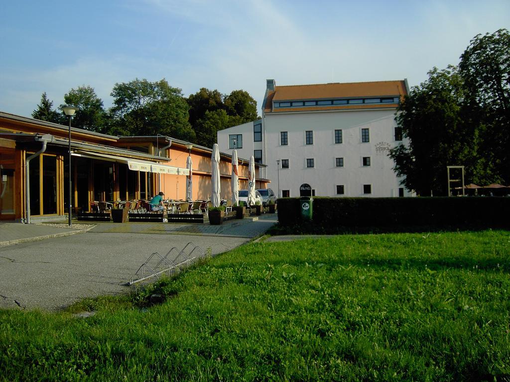 Hotel Zámecká Sýpka Blansko Exterior foto